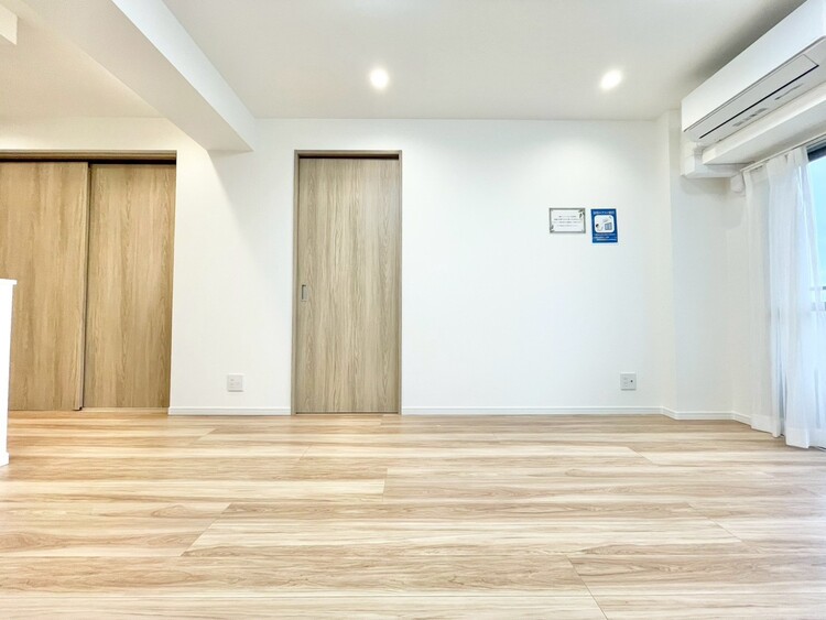 居間 居心地の良い空気感は、暮らしのステージを彩り、心からのやすらぎと満足感を与えてくれます。