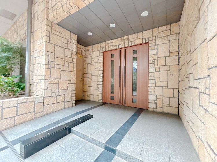 エントランス 外と内をつなぐエントランスは、まさに顔となる場所。