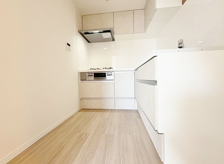 キッチン スマートな意匠と充実の機能を備えたキッチンが、暮らしにおいしい彩りを添えます。