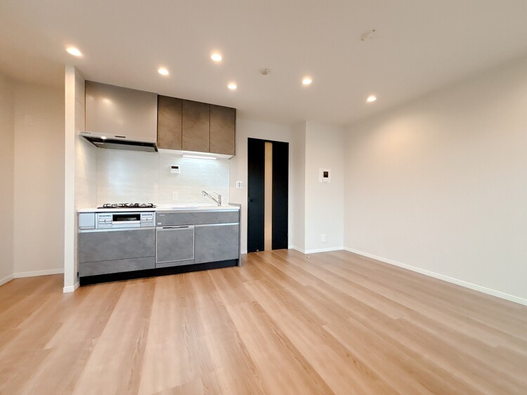 居間 飾り過ぎないシンプルな内装と偏り過ぎないデザインで統一しました。