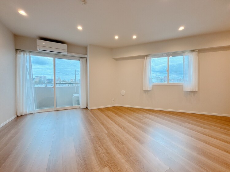 居間 快適に過ごす毎日を求めて、暮らしの中でご自身の「マイホーム」に創り上げてください。