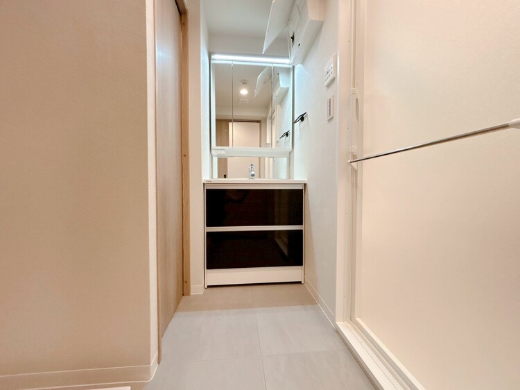 洗面 清潔感と心地よさを重視した、上質感漂うパウダールーム。