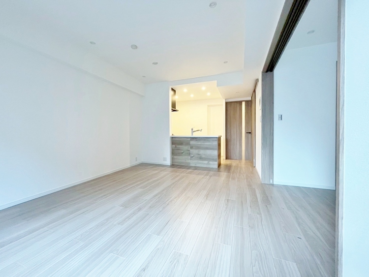 居間 快適に過ごす毎日を求めて、暮らしの中でご自身の「マイホーム」に創り上げてください。