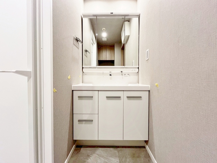 洗面 何かと物が増える場所だからこそ、スッキリと見映えの良い空間に。