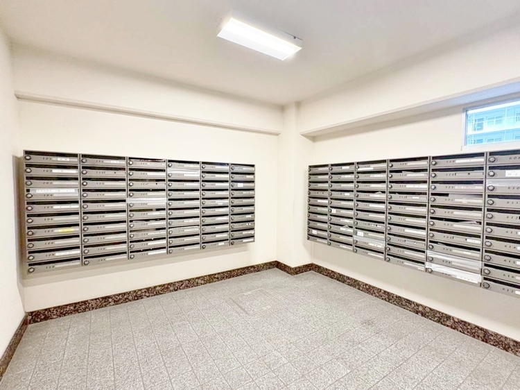 駐車場 郵便物を受け取るための郵便受けも、きちんと管理されています。