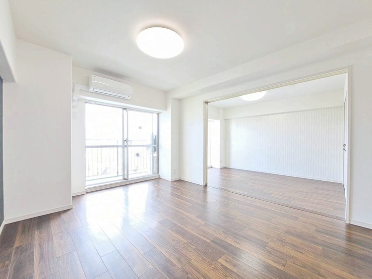 居間 豊かな居住性と、安心感を満たすクオリティが見事に調和した住空間。