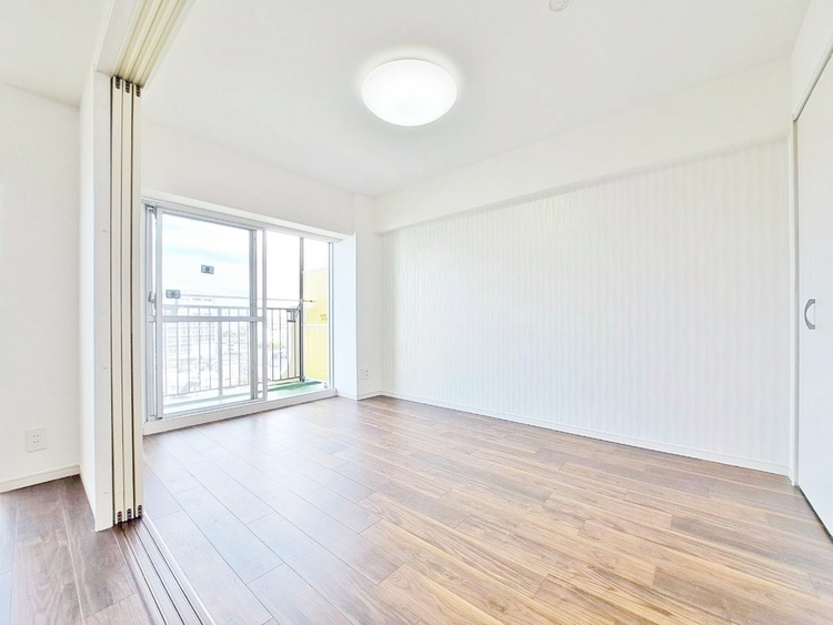 居間 居心地の良い空気感は、暮らしのステージを彩り、心からのやすらぎと満足感を与えてくれます。