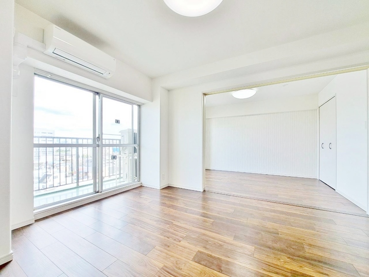 居間 飾り過ぎないシンプルな内装と偏り過ぎないデザインで統一しました。