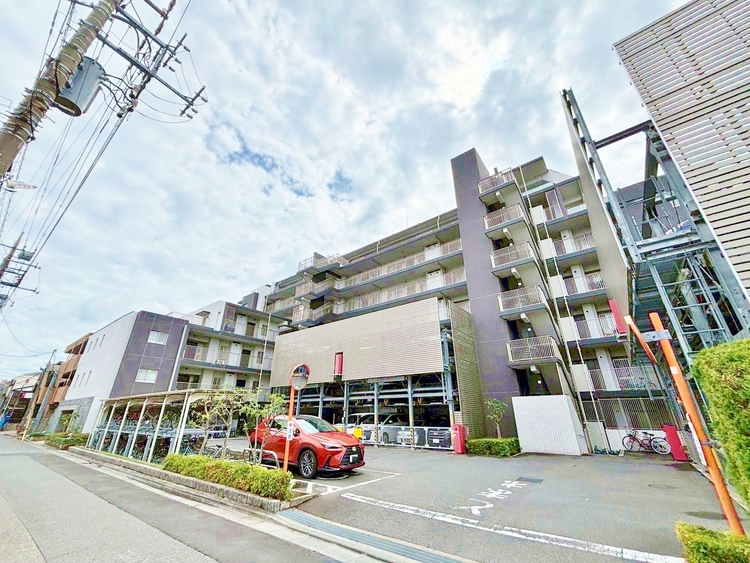 外観 ライフプランニングからローンまで、一貫してご説明させていただきます。お気軽にお問い合わせくださいませ。