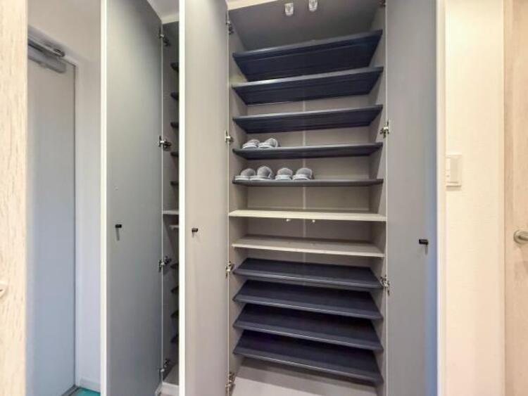収納 収納スペースを広く設けていますので、たくさんある靴もすべて収納していただけます。