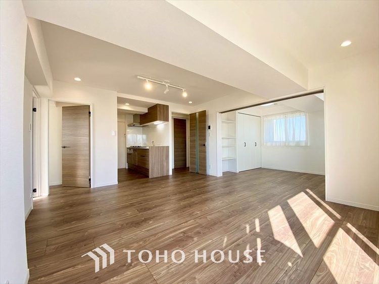 内装 【LIVING】◆住む喜び、感動◆を君と共有したい。いつまでもずっと家族を見渡せるこの広い空間で。