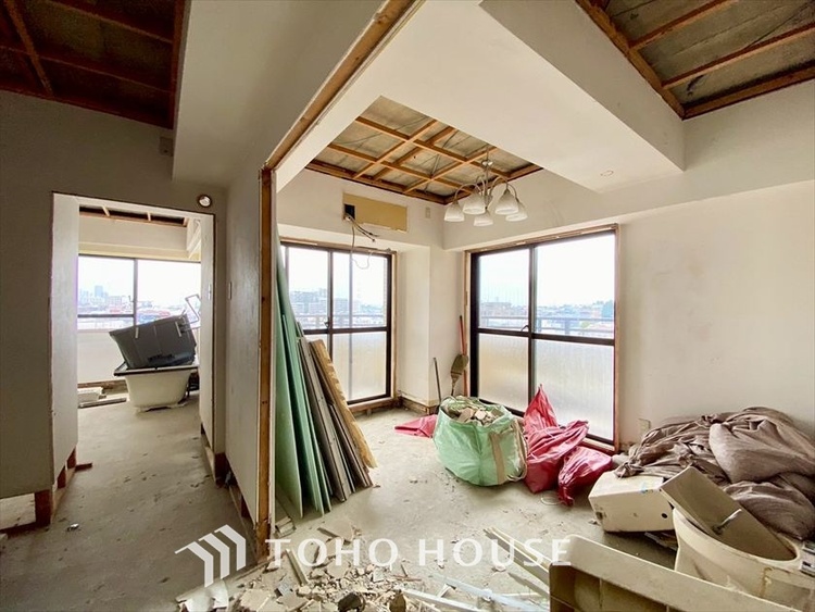 内装 現在改装中◆眩い◆光が燦々と入り、家族の笑顔を照らす。「いつまでも続いて」と願う夢のような毎日がここにある。