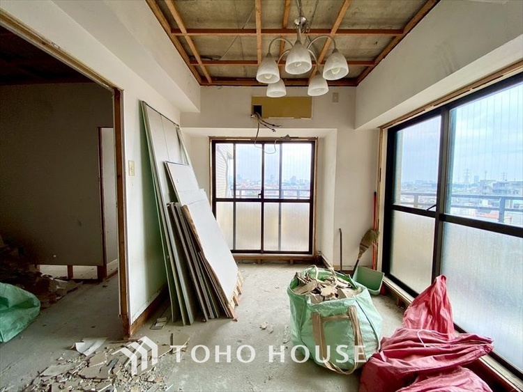 キッチン 現在改装中◆ワクワク◆開放的で機能性も高いシステムキッチン。お子様は毎日のご飯にワクワク！