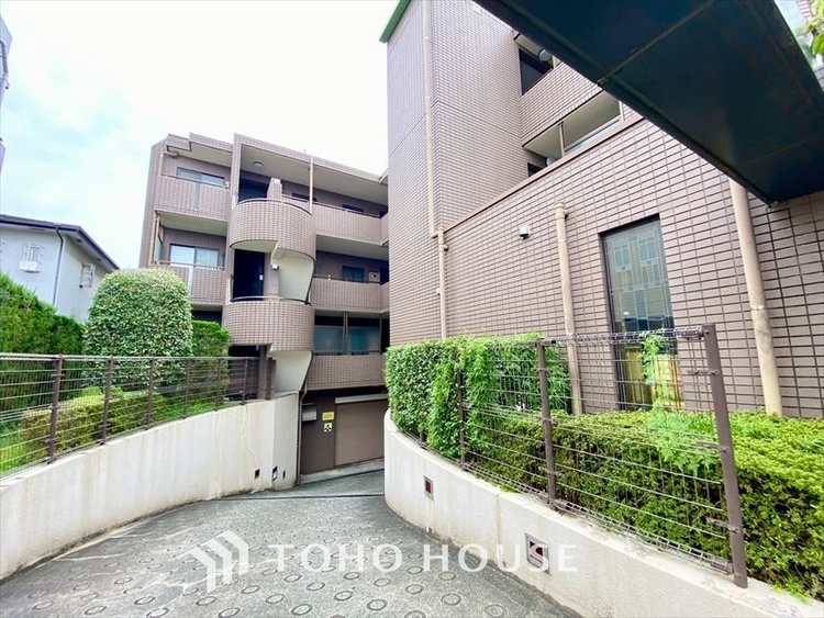 その他 【BALCONY】◆BLUE SKY◆自然の心地よさに包まれる。大開口の外に広がるのは爽やかな青空。