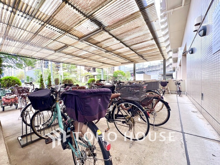 その他 【BICYCLE PAEKING LOT】◆駐輪場◆快適な生活には欠かせない自転車。開放的な駐輪場がございます。