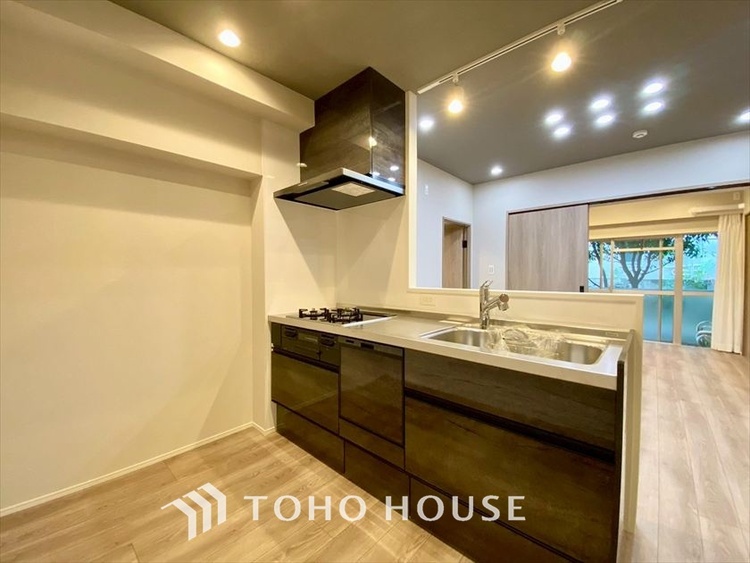 内装 【LIVING】◆Sunshine◆光が燦々と入り、いるだけで気持ちいい。「開放的でゆとりあるお部屋です。」