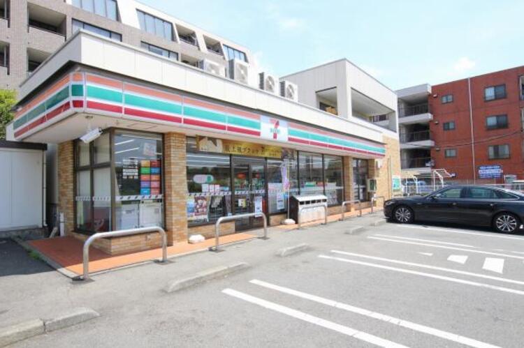 周辺 セブンイレブン横浜田奈店まで約533ｍ