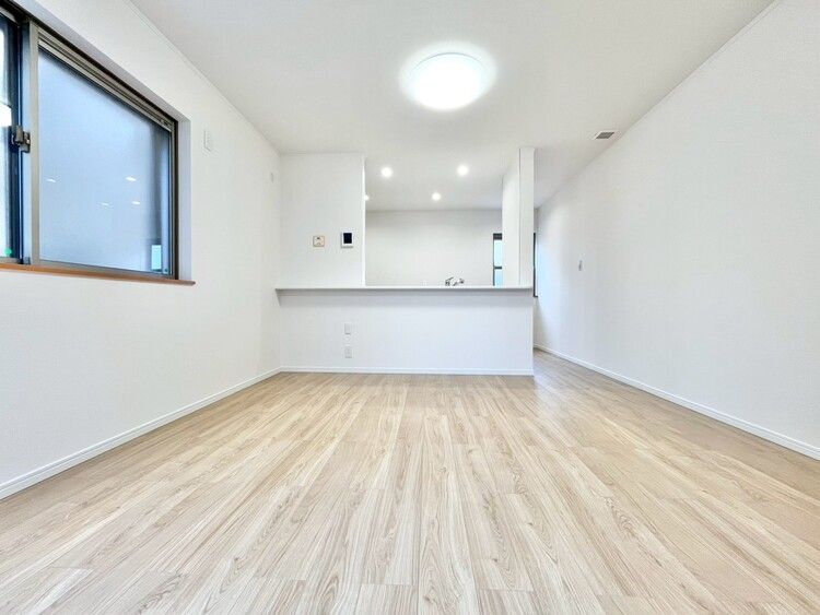 居間 居心地の良い空気感は、暮らしのステージを彩り、心からのやすらぎと満足感を与えてくれます。