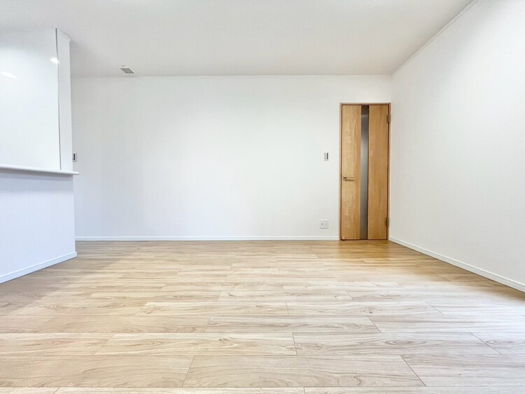 居間 飾り過ぎないシンプルな内装と偏り過ぎないデザインで統一しました。