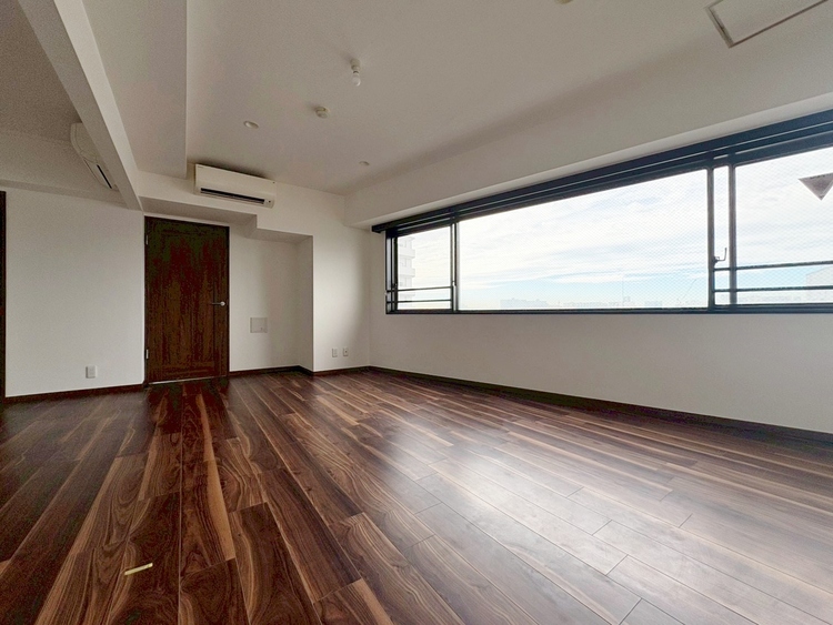 居間 飾り過ぎないシンプルな内装と偏り過ぎないデザインで統一しました。