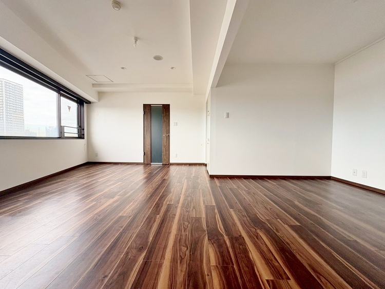 居間 快適に過ごす毎日を求めて、暮らしの中でご自身の「マイホーム」に創り上げてください。