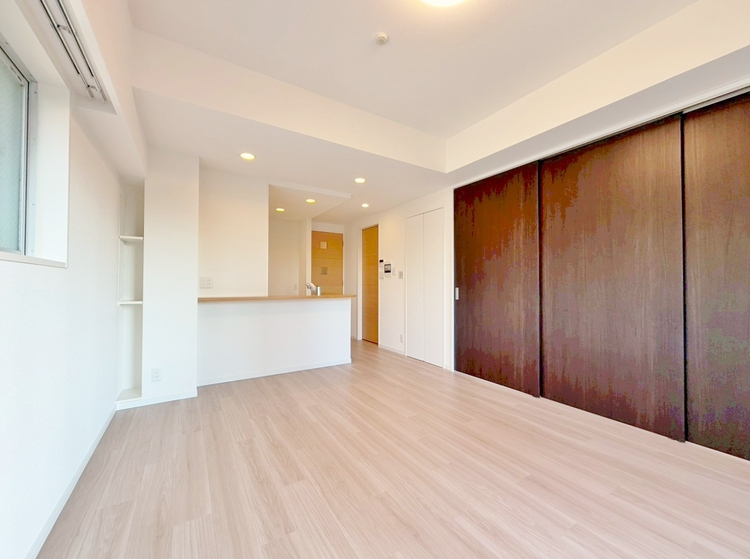 居間 飾り過ぎないシンプルな内装と偏り過ぎないデザインで統一しました。