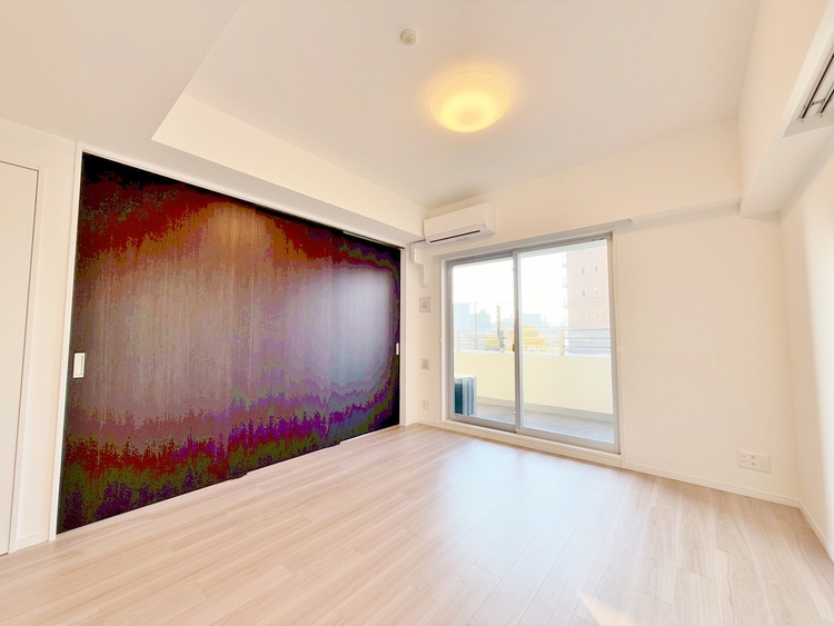 居間 快適に過ごす毎日を求めて、暮らしの中でご自身の「マイホーム」に創り上げてください。