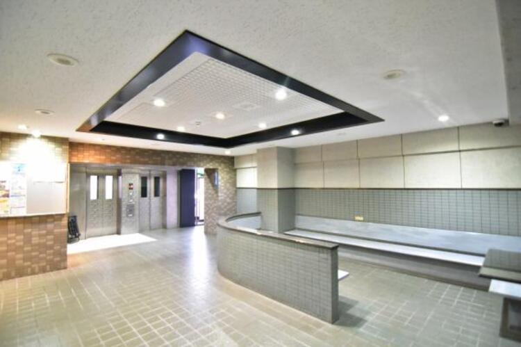 その他 スタイリッシュなのはもちろん、質感があり、機能的でもあるロビー。 