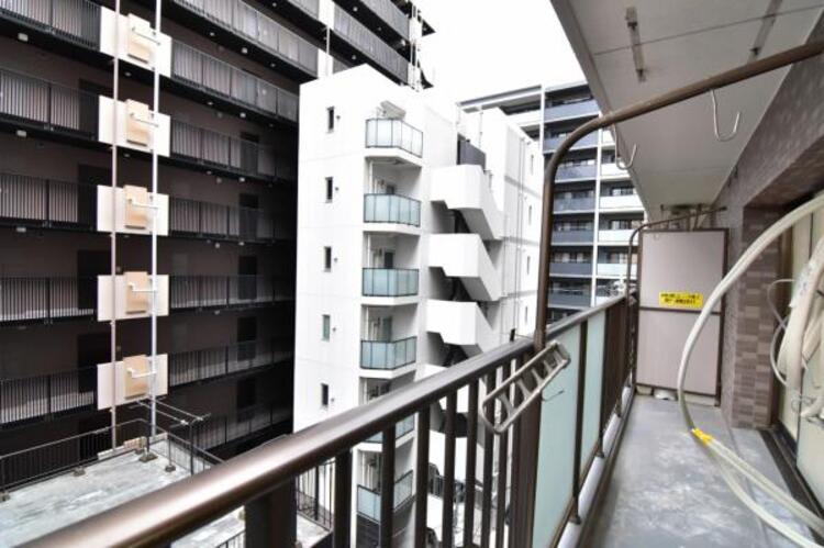 その他 バルコニー　心地よい風や陽光を楽しめるバルコニー。洗濯物を干すだけでなく、アイデア次第で多彩にお楽しみいただけます。