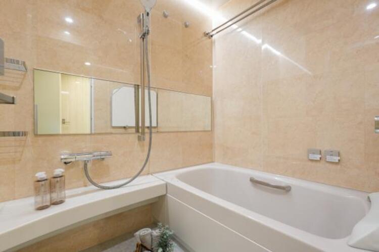 風呂 １日の疲れを癒してくれる広々とした浴室は癒しの空間としてカスタマイズが可能です。