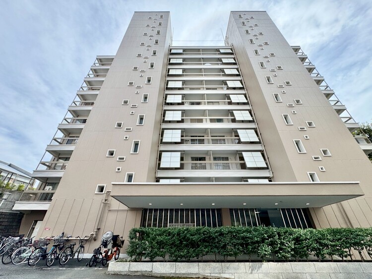 その他 飽きのこないシンプルモダンな外観です。