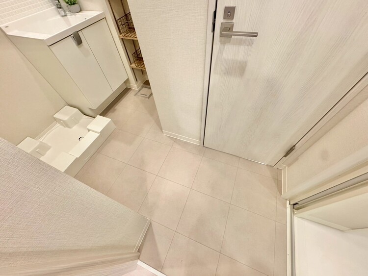 その他 十分な広さの脱衣所。