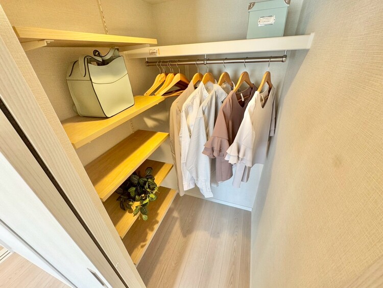 その他 収納スペースが付いていて、お部屋を広く使っていただけます。