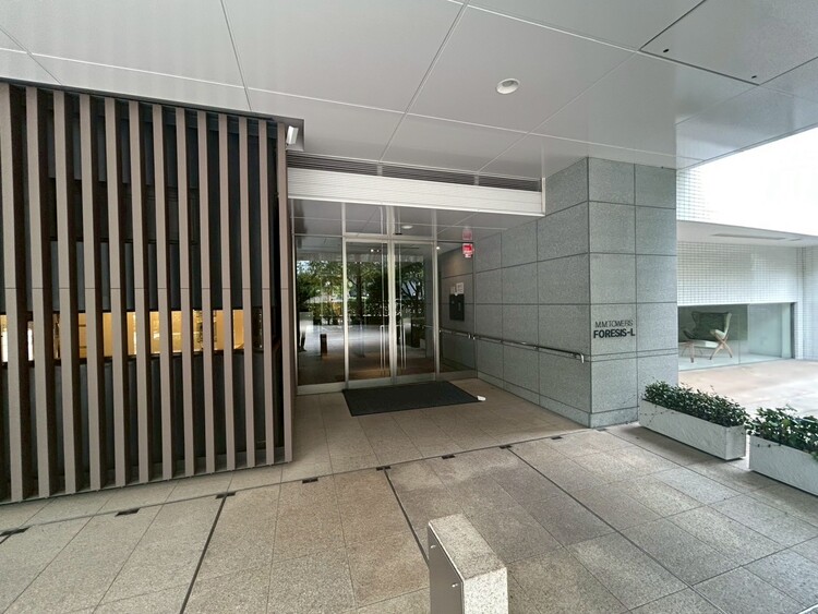 その他 上質感漂う玄関アプローチです。