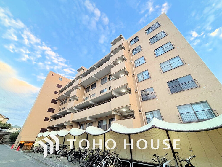 外観 〜約90平米の広々4LDKマンション〜南東向きのため陽当り良好〜