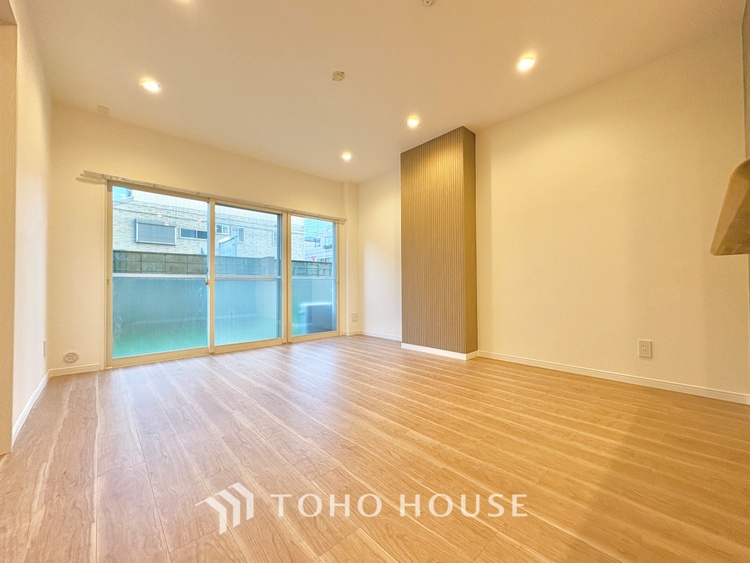 内装 ここにはみんなが集い、食事と楽しい会話が始まる。