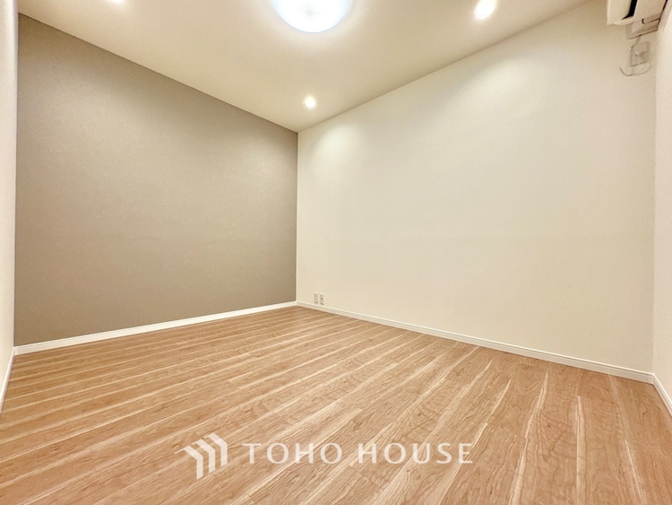 内装 寝室は一日の疲れを癒す大切な空間。快適で落ち着けるおすすめの間取りです。