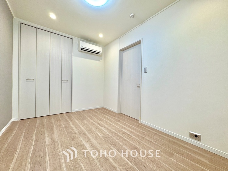 内装 【Private room】感性を育むプライベートルームはシンプルでスマートな空間。好みの空間で読書をしたり、音楽を聞いたりと一人の時間も充実したものにできます。