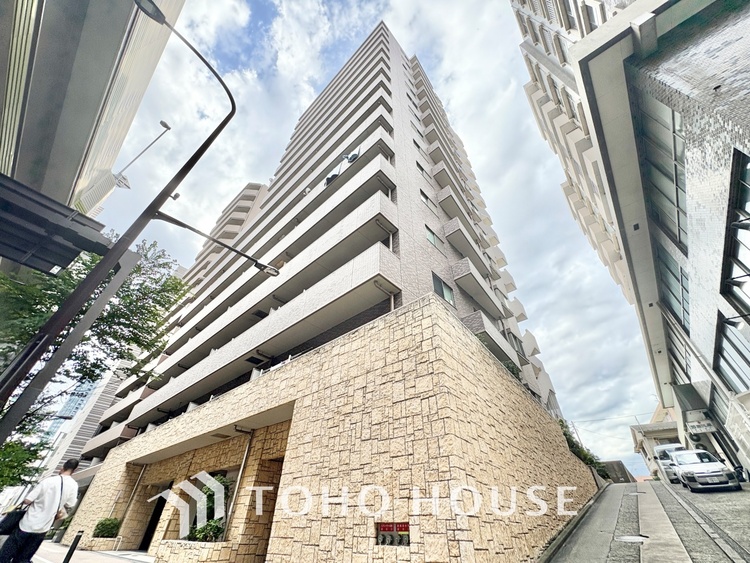 外観 ほんの少しのこだわり。ちょっとした色使いがその家がもつ雰囲気、趣（おもむき）を携え、暮らす家族や訪ねてくる友人・知人に新鮮な香りを運んできます。