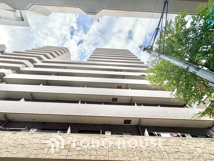 外観 ほんの少しのこだわり。ちょっとした色使いがその家がもつ雰囲気、趣（おもむき）を携え、暮らす家族や訪ねてくる友人・知人に新鮮な香りを運んできます。