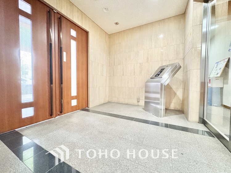 外観 ほんの少しのこだわり。ちょっとした色使いがその家がもつ雰囲気、趣（おもむき）を携え、暮らす家族や訪ねてくる友人・知人に新鮮な香りを運んできます。