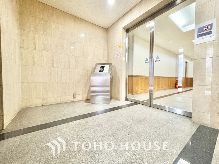 外観 ほんの少しのこだわり。ちょっとした色使いがその家がもつ雰囲気、趣（おもむき）を携え、暮らす家族や訪ねてくる友人・知人に新鮮な香りを運んできます。