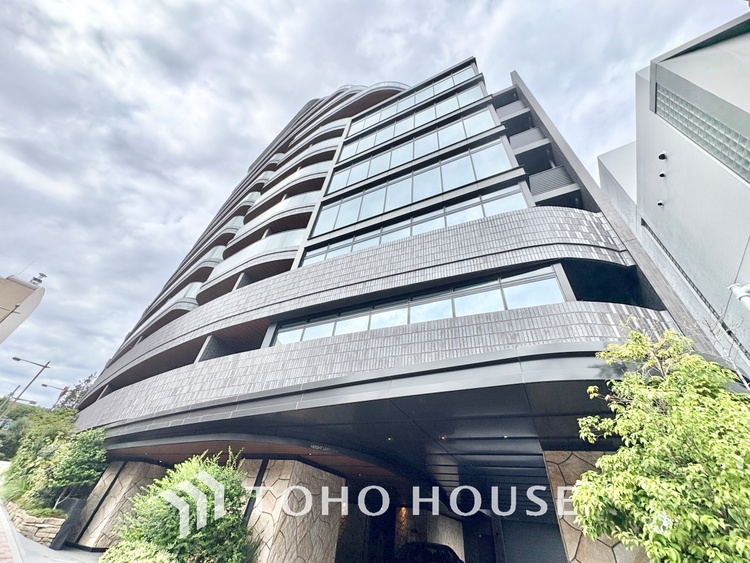 外観 ほんの少しのこだわり。ちょっとした色使いがその家がもつ雰囲気、趣（おもむき）を携え、暮らす家族や訪ねてくる友人・知人に新鮮な香りを運んできます。