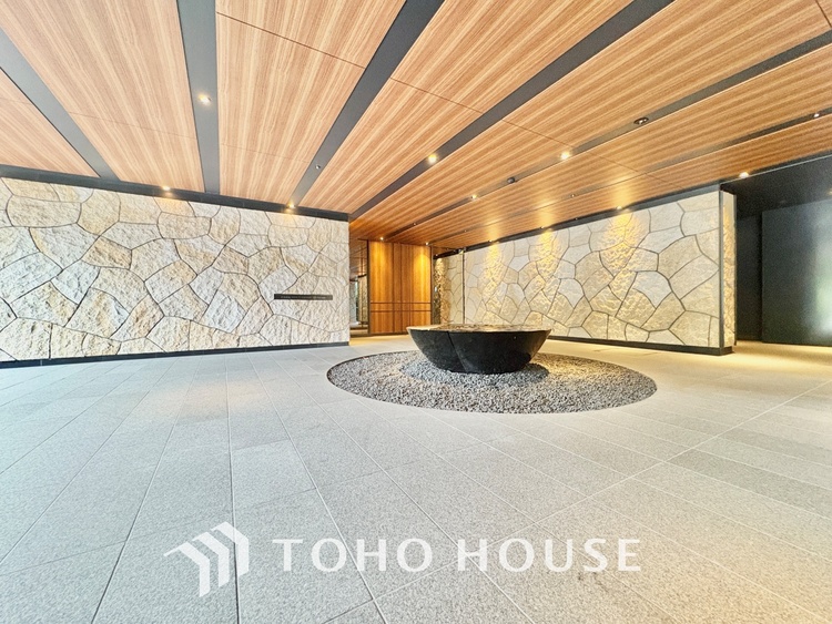 外観 ほんの少しのこだわり。ちょっとした色使いがその家がもつ雰囲気、趣（おもむき）を携え、暮らす家族や訪ねてくる友人・知人に新鮮な香りを運んできます。