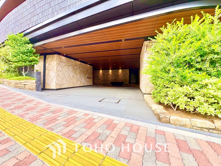 外観 ほんの少しのこだわり。ちょっとした色使いがその家がもつ雰囲気、趣（おもむき）を携え、暮らす家族や訪ねてくる友人・知人に新鮮な香りを運んできます。