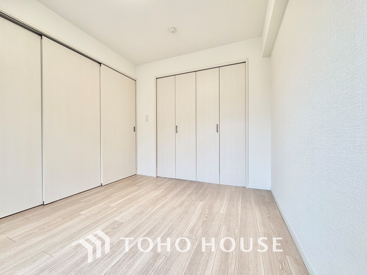 内装 【Private room】感性を育むプライベートルームはシンプルでスマートな空間。好みの空間で読書をしたり、音楽を聞いたりと一人の時間も充実したものにできます。