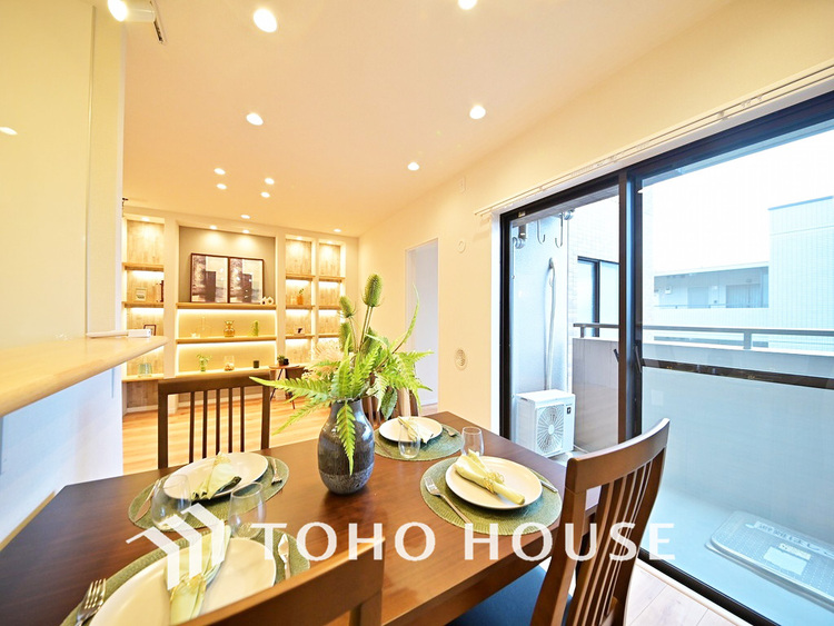 内装 明るいLDKは自然と家族が集まるコミュニケーションの場所に