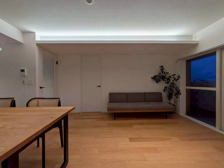 居間 シンプルな内装と偏り過ぎないデザインで統一しました。