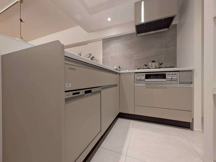 キッチン 使いやすくスタイリッシュなキッチン空間になっております。