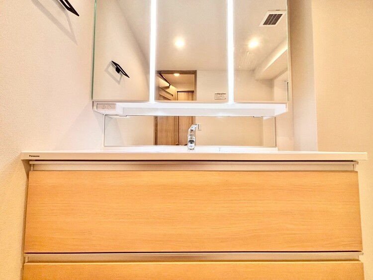 洗面 清潔感を感じられる洗面化粧台。